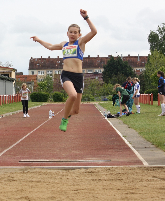 Julia Kellner kam beim Weitsprung nahe an ihre Bestleistung heran. Gleiches gelang ihr auch beim Sprint. Den Hochsprung gewann sie mit neuer Bestmarke von 1,35m.